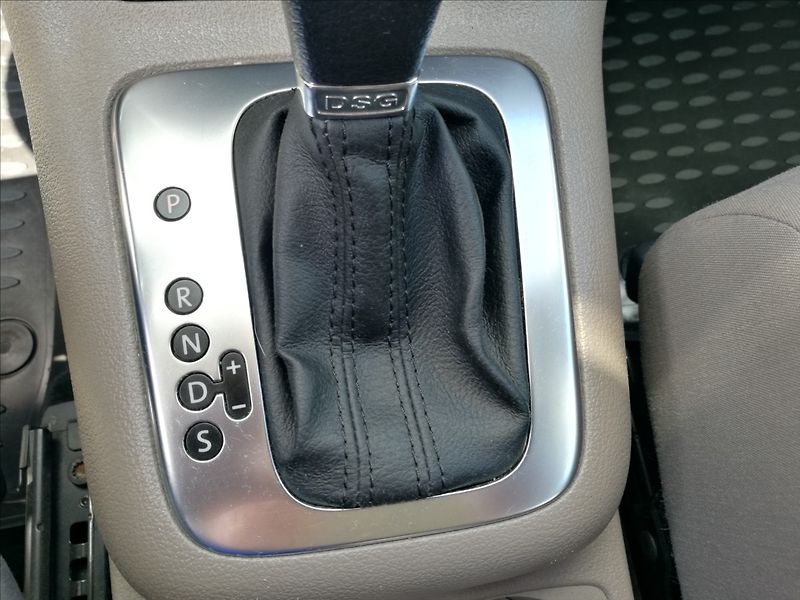 Volkswagen Golf Plus 1,6 i DSG 75 kW - fotka 9 z 20
