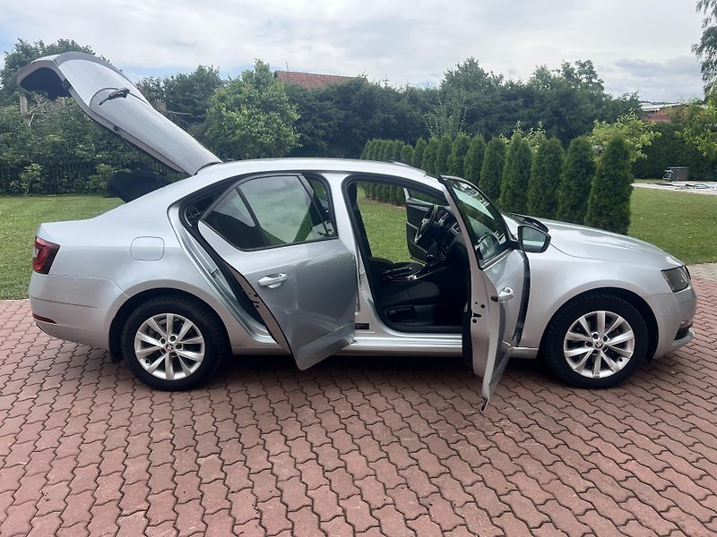Škoda Octavia 1.5TSI 110KW,STYLE,DSG,ALU,DPH - fotka 31 z 43