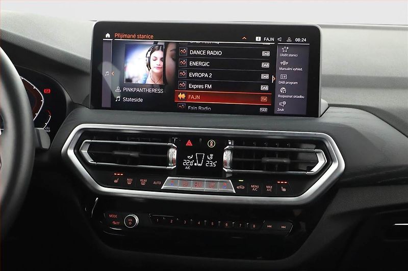BMW X4 (2024) xDrive20i - fotka 9 z 25