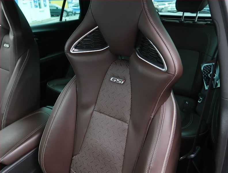 Opel Insignia (2021) 2.0 Turbo GSi, 4x4,Automat - fotka 23 z 27