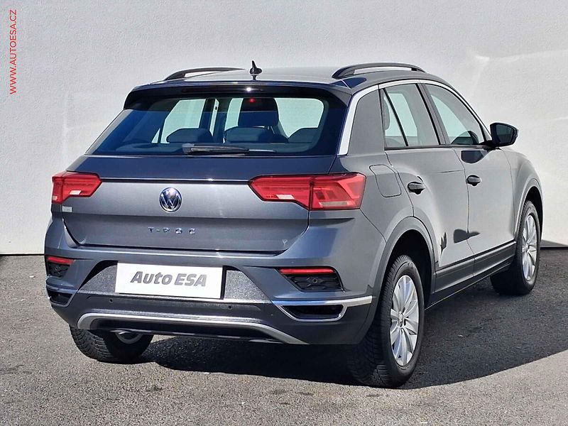 Volkswagen T-Roc (2019) 1.5 TSi, 1.maj,ČR - fotka 4 z 18
