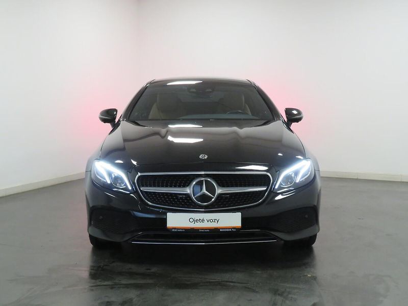 Mercedes-Benz Třídy E - fotka 4 z 27