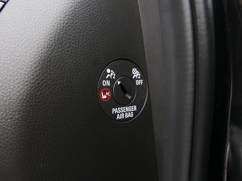 Chevrolet Captiva 2,2 Td 120kW Navi REZERVACE - fotka 22 z 35