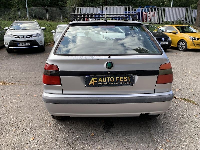 Škoda Felicia 1,3 LXi - RUČNÍ ŘÍZENÍ - fotka 6 z 13