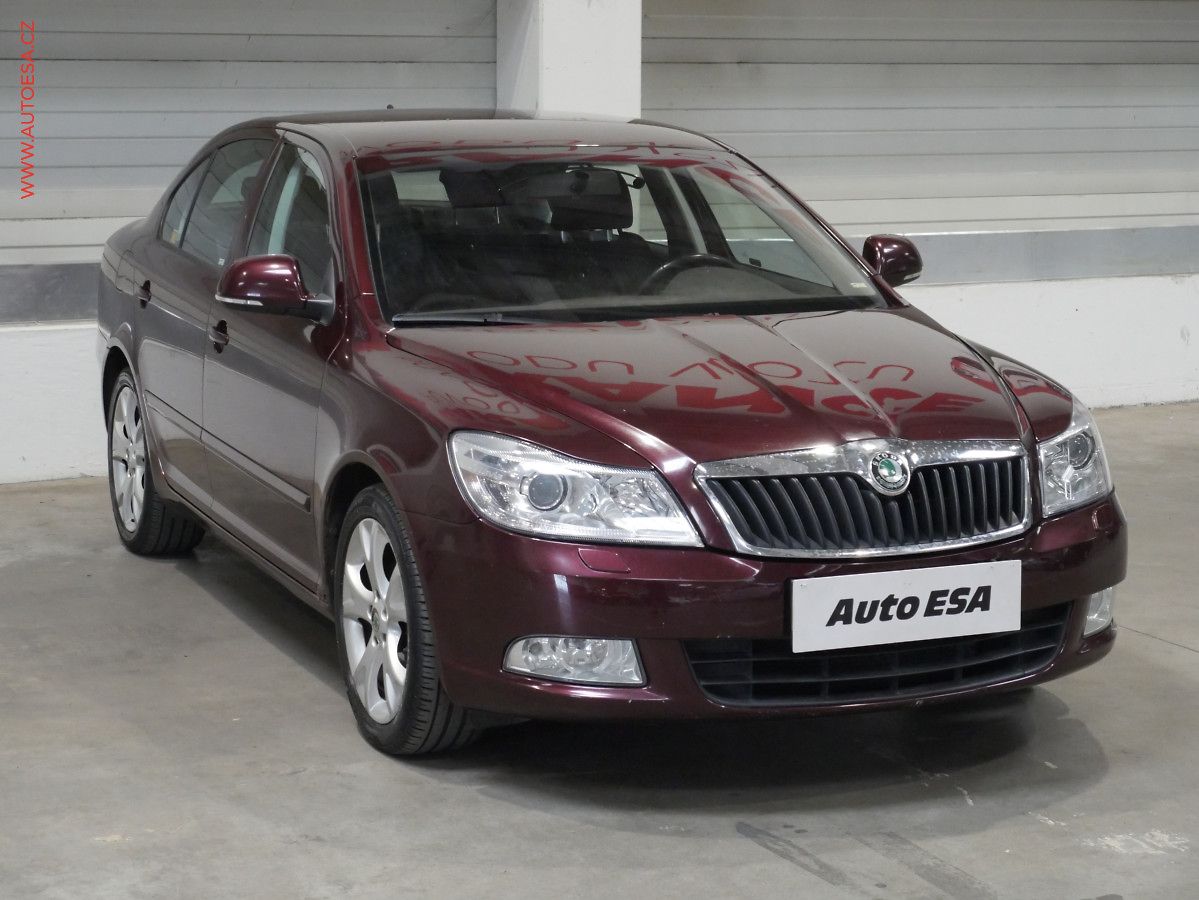Škoda Octavia 2.0 TDi, ČR, xenon, autoAC