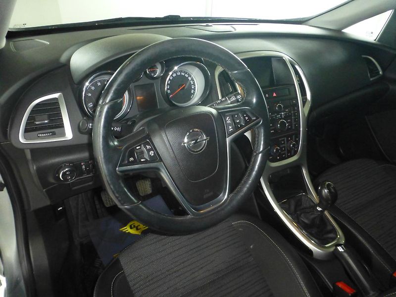 Opel Astra (2014) 1,4i-88KW*ALU*PARK.S**VYHŘ.SED - fotka 11 z 24