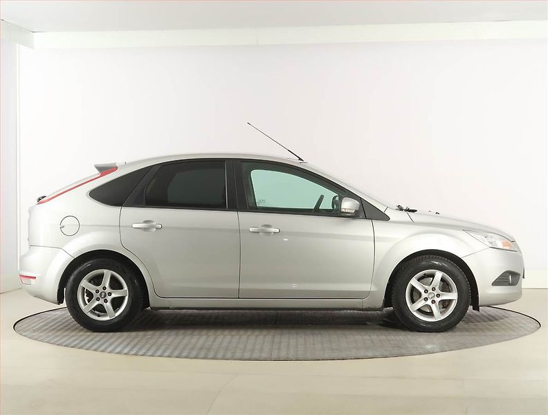 Ford Focus (2009) 1.6 16V, Serv.kniha, nová STK - fotka 6 z 16