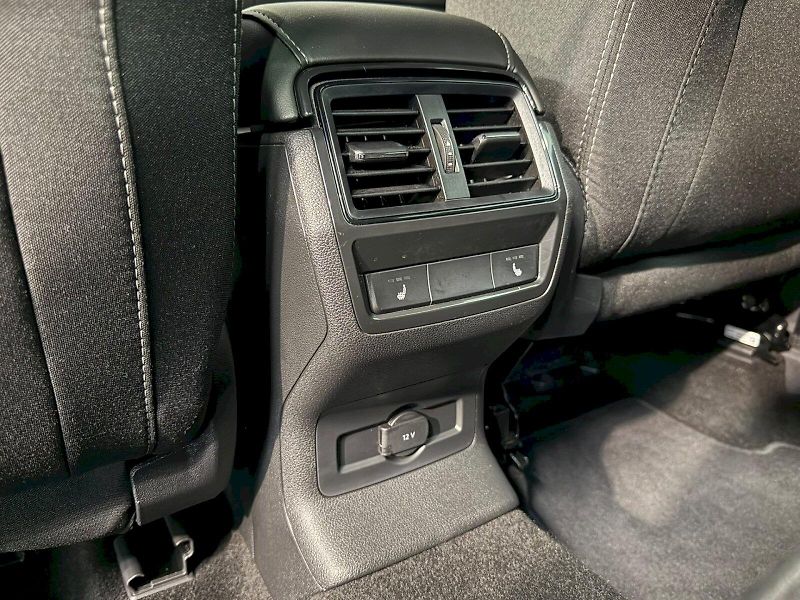 Škoda Karoq (2026) SPORTLINE 2.0TDI 110KW 4X4 DSG - fotka 35 z 42