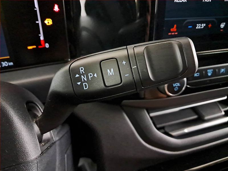 Ford Tourneo Custom (2025) Titanium 2.0 EcoBlue AWD, ČR - fotka 13 z 18