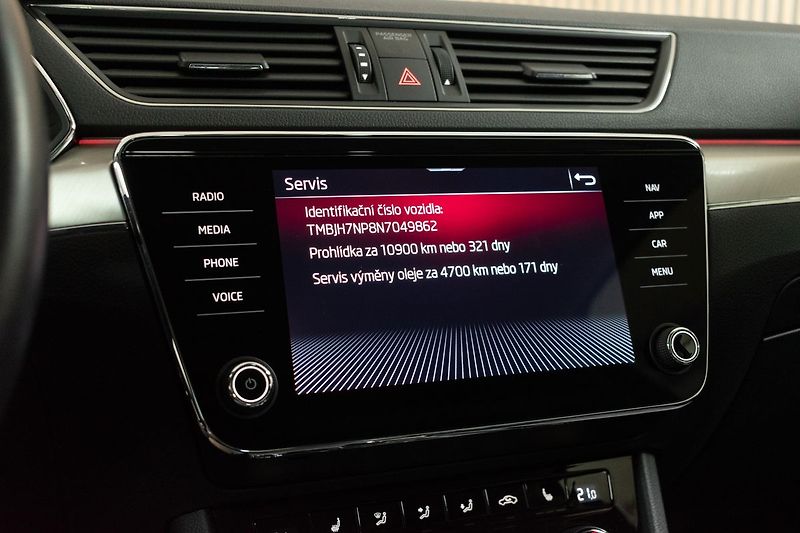 Škoda Superb 2.0TDI L&K*4xVÝHŘEV*DPH*ČR 1.M - fotka 40 z 49