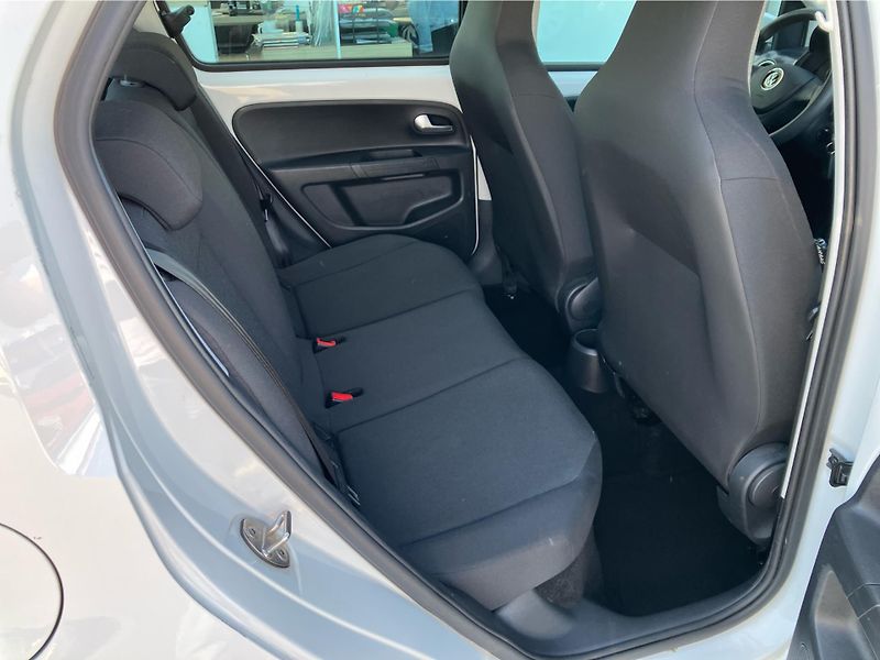 Volkswagen up! 1.0 MPI 48 kW KLIMA - fotka 28 z 30