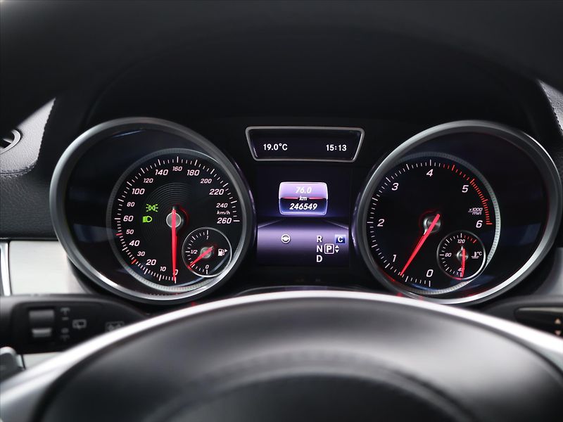 Mercedes-Benz GLS 3,0 190 kW 350 d 4MATIC - fotka 19 z 36