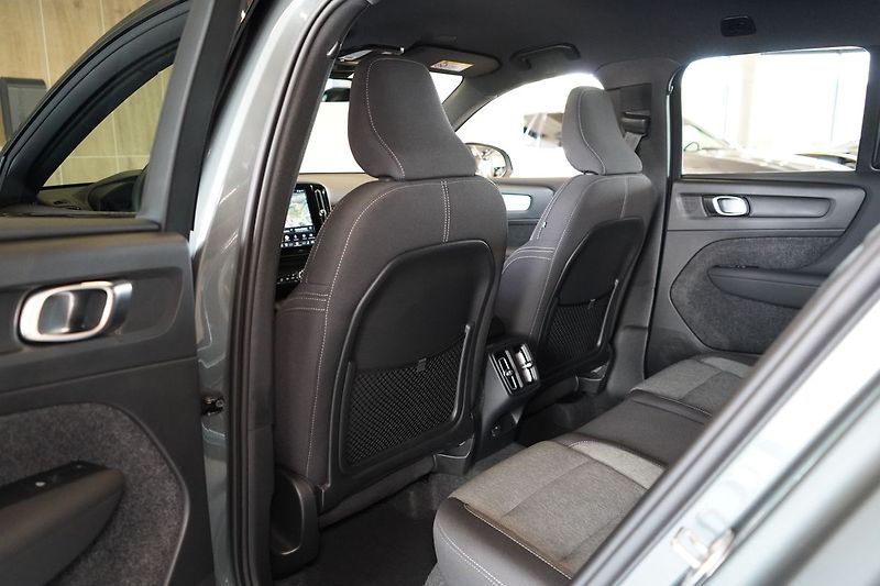 Volvo XC40 B4 PLUS Dark, 360°, LED Pixel - fotka 38 z 42