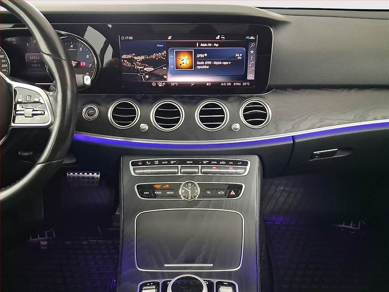 Mercedes-Benz Třídy E (2018) E 200 - fotka 12 z 23