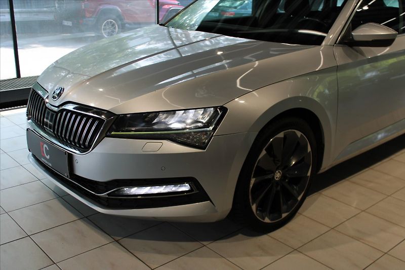 Škoda Superb TDi 140kW DSG 4x4 Style ACC/Ne - fotka 7 z 31