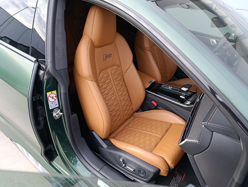 Audi RS 7 4.0TFSI AUDI EXCLUSIVE DPH - fotka 27 z 53