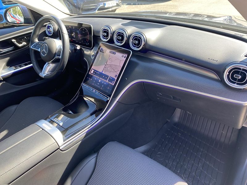 Mercedes-Benz Třídy C C 220 d 4MATIC AVANTGARDE - fotka 19 z 26