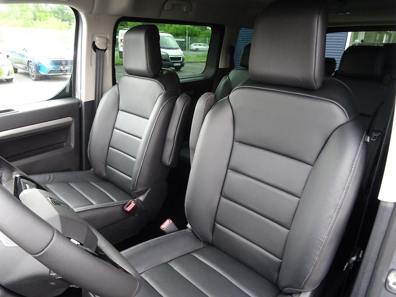Peugeot Traveller (2026) Allure L3 2.2 BHDi 180k EAT8 - fotka 23 z 44
