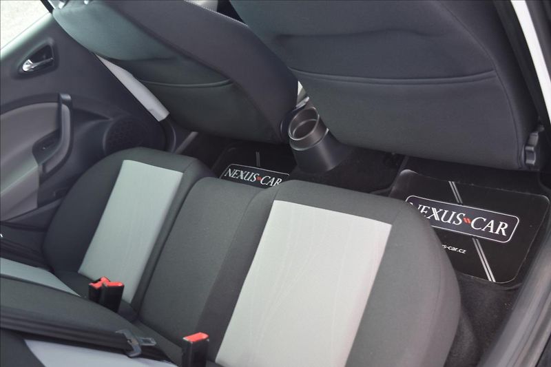 Seat Ibiza 1,6 TDI 66KW PO SERVISE 2XKOLA - fotka 20 z 48