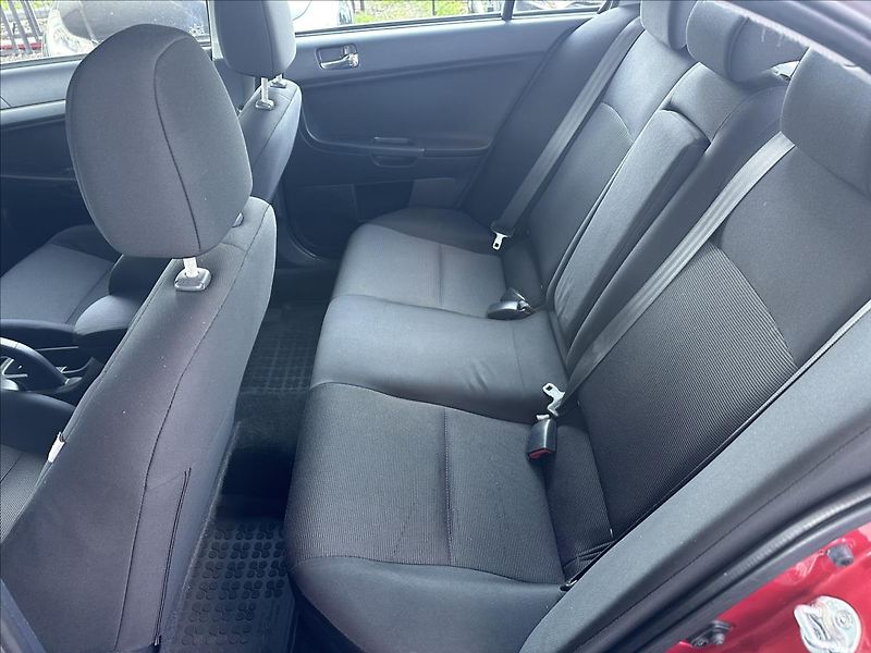 Mitsubishi Lancer 1,8 tažné - fotka 13 z 22