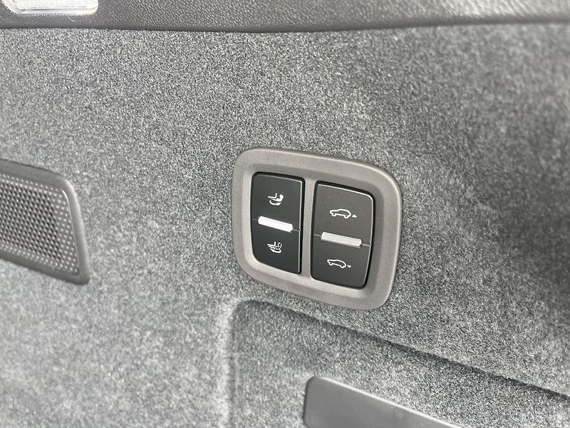 Porsche Cayenne (2025) E-Hybrid Coupe - fotka 28 z 29
