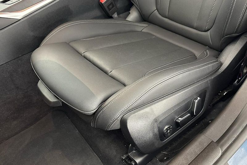 BMW Řada 3 řady 3 | 320d xDrive - fotka 14 z 26