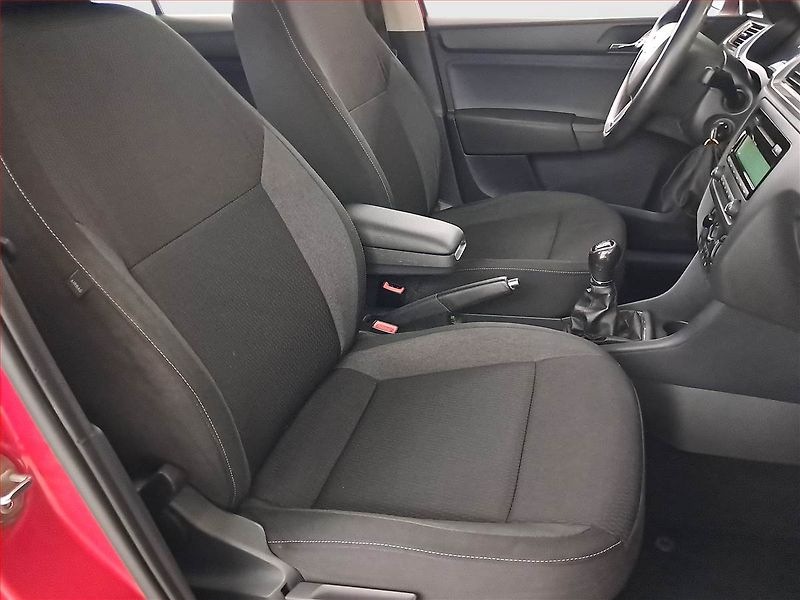 Škoda Rapid (2015) Spaceback 1.2 TSI, ČR,1.maj - fotka 9 z 18