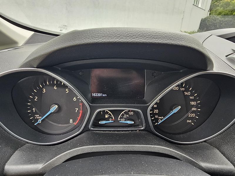 Ford Grand C-MAX (2016) 1.5 ECOBOOST-TITANIUM - fotka 11 z 20