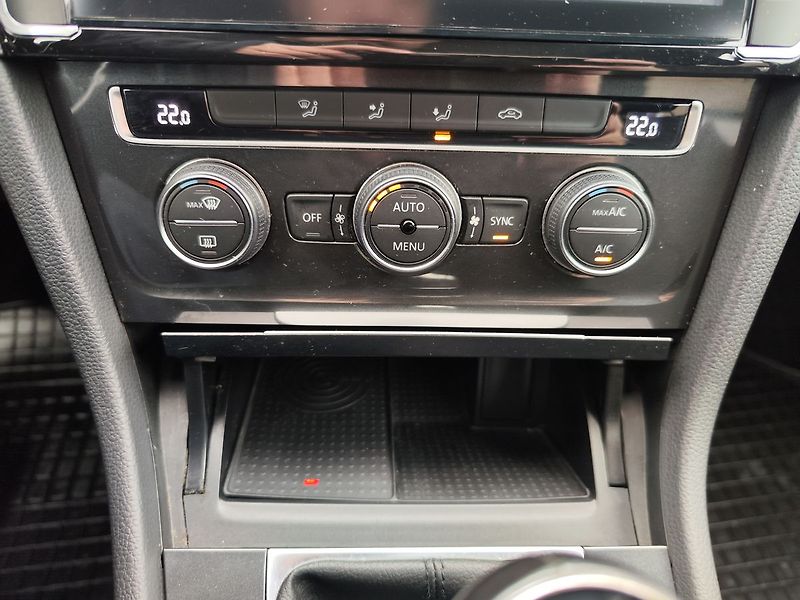 Volkswagen Golf 1.0 TSI/85kW Maraton Edition - fotka 18 z 29