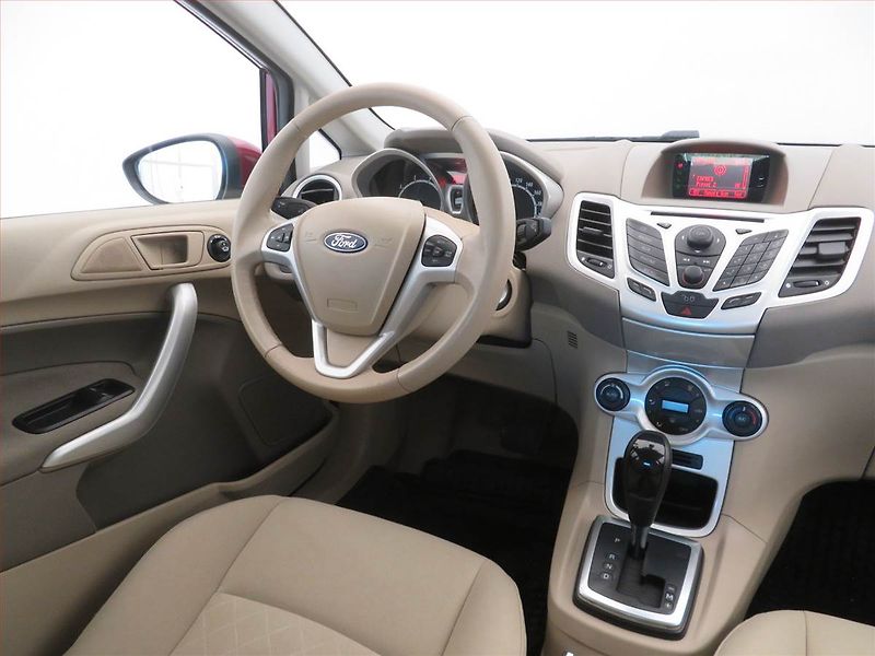 Ford Fiesta (2010) 1.4, Automat, Tempomat - fotka 7 z 16