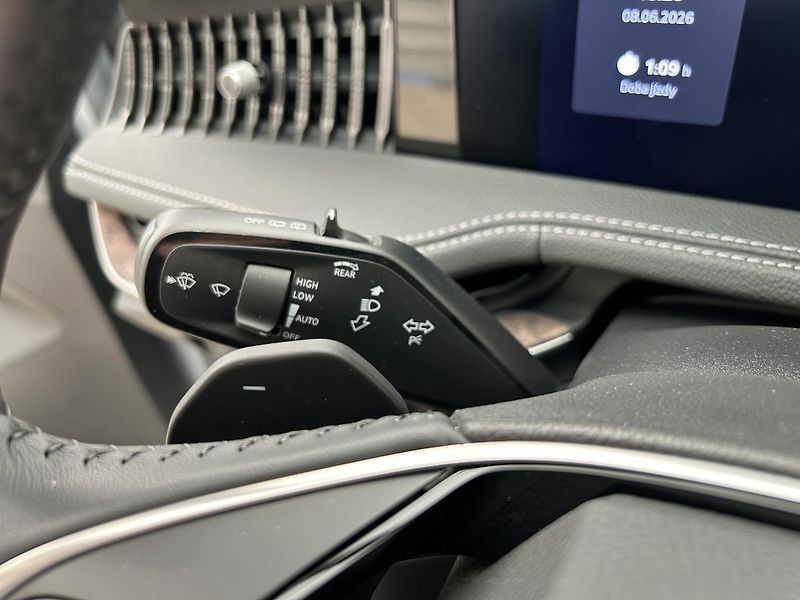Škoda Superb 2.0 TDI L & K - fotka 10 z 30