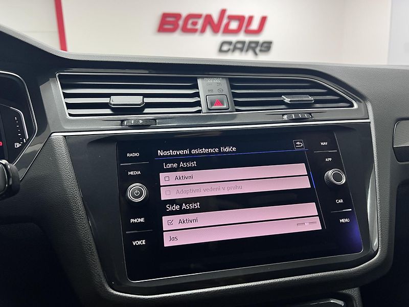 Volkswagen Tiguan 2.0 TSI 140 kW R-Line - fotka 36 z 50