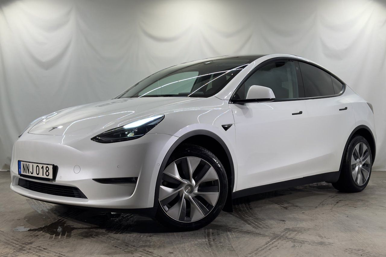 Tesla Model Y Long Range AWD Tažné