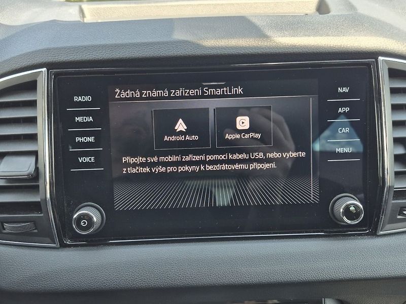 Škoda Karoq Top Selection 1.5 TSI 110 kW - fotka 25 z 29
