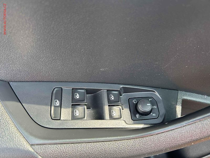 Škoda Karoq (2022) 1.0TSi, ČR, Ambition - fotka 11 z 18