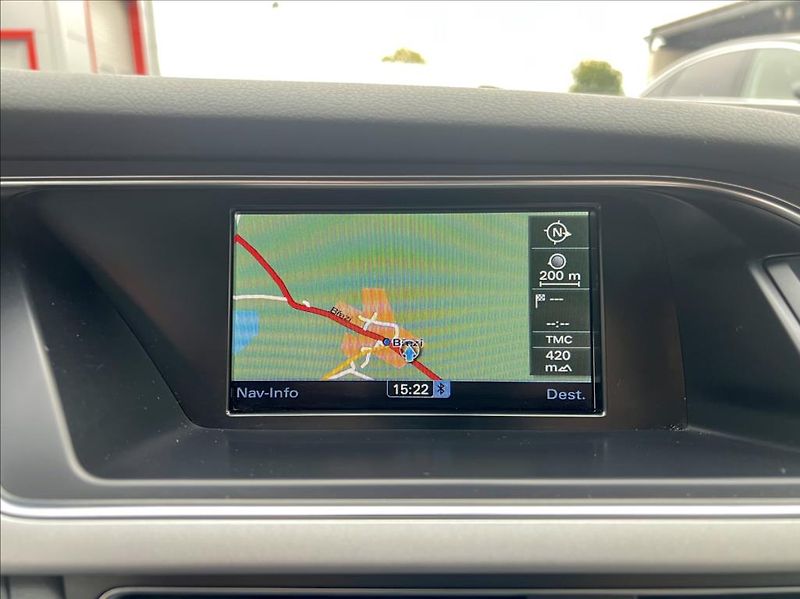 Audi A4 2,0 TDi KLIMA / NAVI - fotka 26 z 40