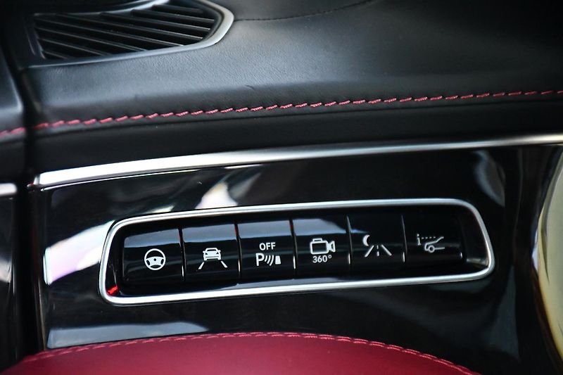Mercedes-Benz Třídy S 63 AMG 4MATIC TOP VÝBAVA - fotka 25 z 49