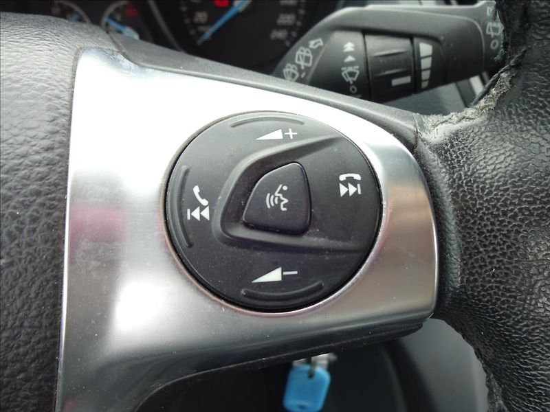 Ford C-MAX 2,0 TDCi 103kW AUTOMAT - fotka 41 z 47