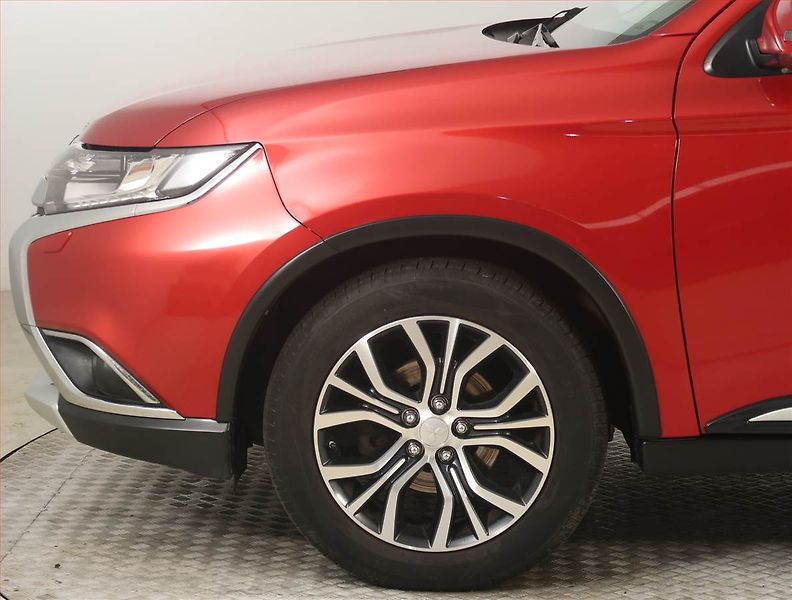 Mitsubishi Outlander (2018) Intense 2.0, 4X4, Automat - fotka 15 z 25