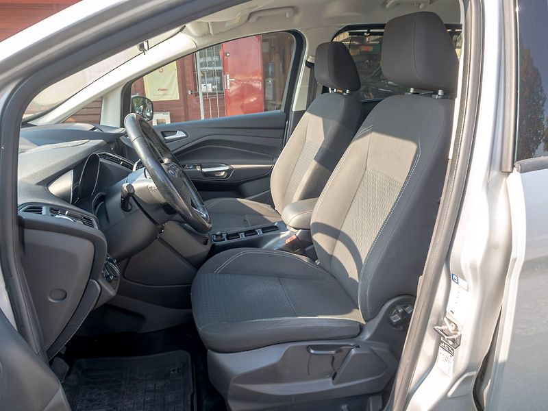 Ford Grand C-MAX (2017) 2.0TDCI 110KW 7sedadel – TAŽNÝ - fotka 15 z 47