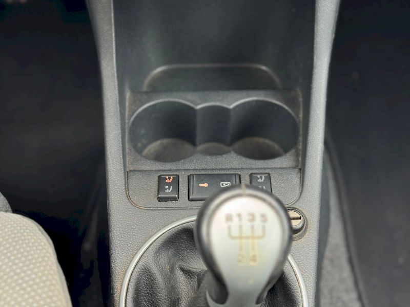 Škoda Fabia (2009) Elegance Edition Combi 1.4 MPI - fotka 19 z 24