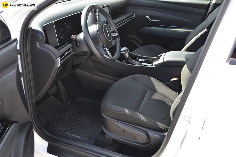 Hyundai Tucson 1.6T-GDI STYLE DCT FL 118KW - fotka 21 z 48