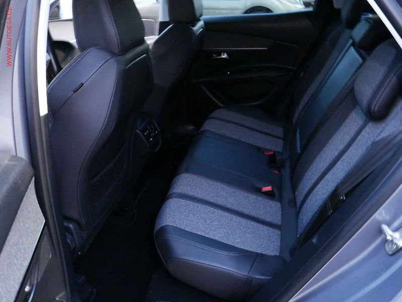 Peugeot 3008 (2019) 1.5 HDi, Allure, TZ, navi - fotka 10 z 19