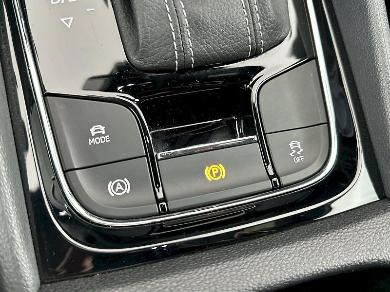 Škoda Karoq (2025) DSG 2.0TDI 110kW 4x4 SportLine - fotka 25 z 35