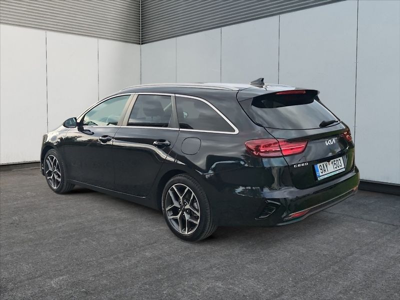 Kia Ceed 1,5 T-GDI Top AT - fotka 5 z 11