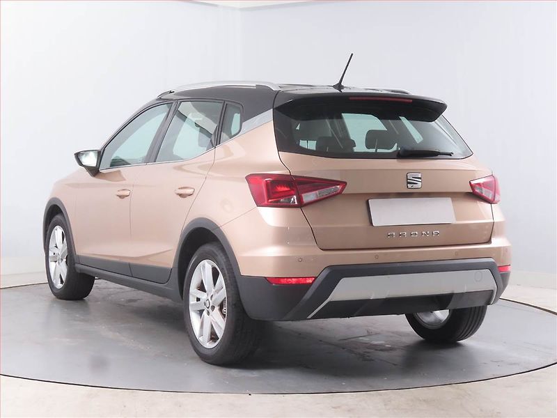 Seat Arona (2018) 1.0 TSI, Tempomat - fotka 4 z 15