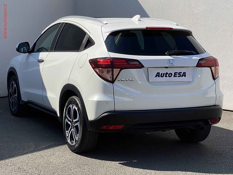 Honda HR-V (2018) 1.5i-VTEC, ČR, Executive, AT - fotka 6 z 19