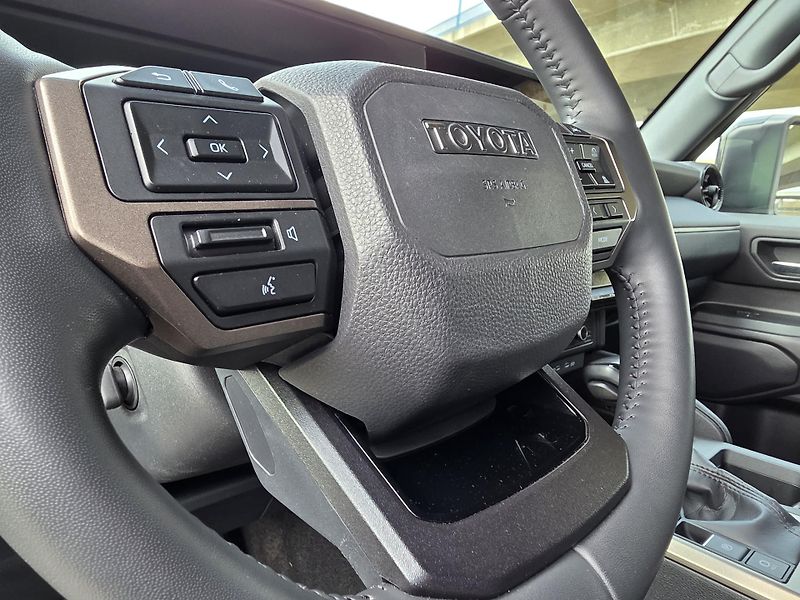 Toyota Land Cruiser 2.8-INVINCIBLE-ZÁRUKA-DPH - fotka 55 z 77