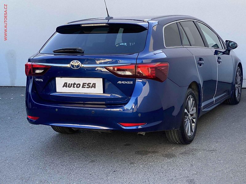 Toyota Avensis (2015) 2.0D-4D, 1.maj, Active, navi - fotka 4 z 19