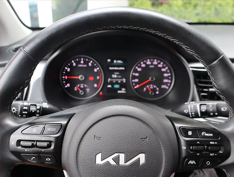 Kia Rio (2023) 1.0 T-GDI, Automat, Serv.kniha - fotka 16 z 18